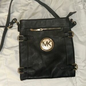 Black Micheal Kors Purse used once